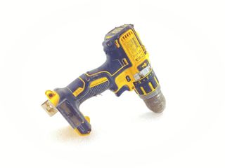 taladro a bateria dewalt dcd795