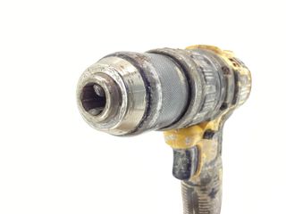 taladro a bateria dewalt dcd796