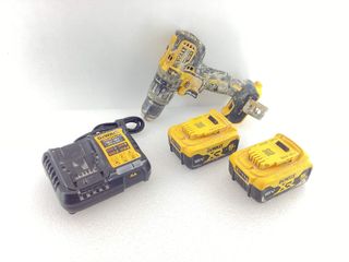 taladro a bateria dewalt dcd796