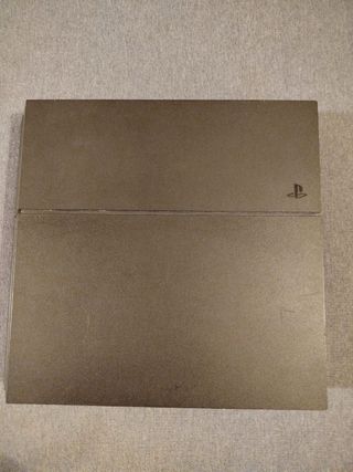 Consola PS4 + 2 Mandos + 4 Juegos