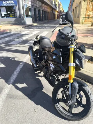 BMW G310 R