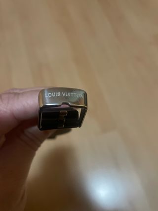 Reloj Negro y Dorado