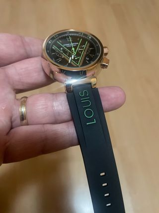Reloj Negro y Dorado