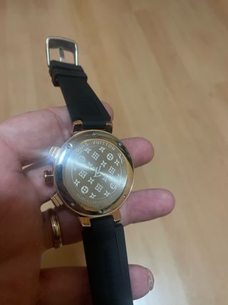 Reloj Negro y Dorado
