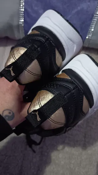 Puma Nuevas Talla 39 Negro/Dorado