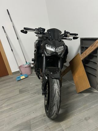 Kawasaki Z900 Negra