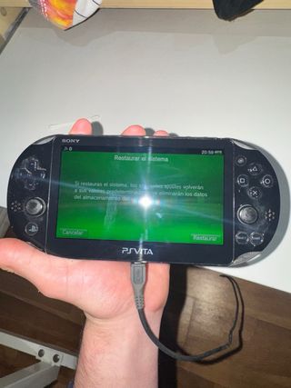Consola PS Vita + 4 Juegos + Tarjeta original