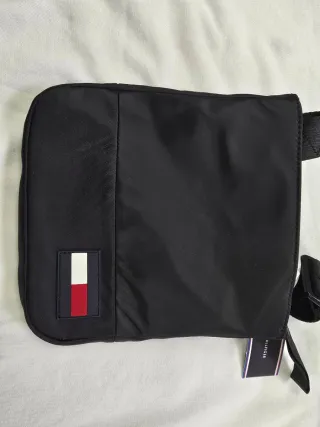 Bandolera Tommy Hilfiger Negra