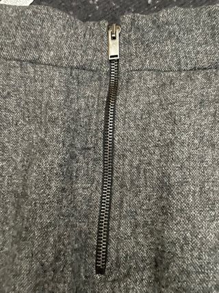 Falda gris midi plisada