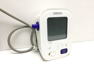 tensiometro omron m3 comfort hem-7155-e