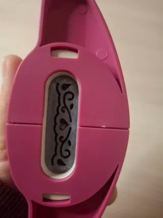 Troquelador de papel con diseño de corazones