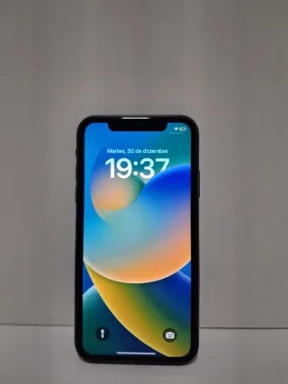 Teléfono móvil iPhone 11 en color negro,128 Gb.