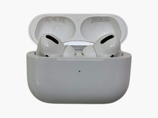 in-ear apple airpods pro