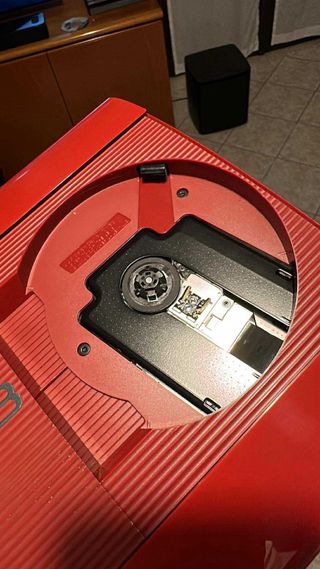 Playstation 3 Super Slim Rossa