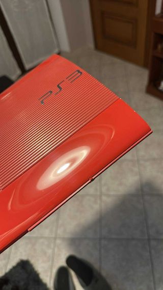 Playstation 3 Super Slim Rossa