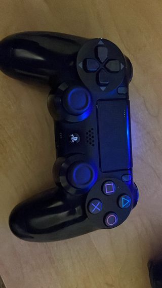 PS4 Negra con Monitor, Mandos y Juegos