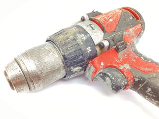 taladro a bateria milwaukee m18bdd