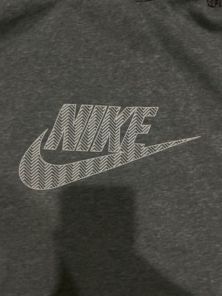 Casaco Nike com capuz