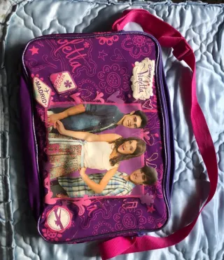 Bolso y cojín de Violetta