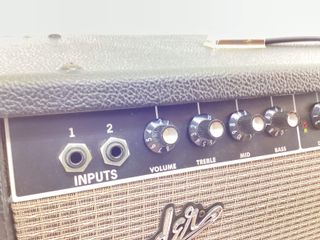 amplificador guitarra fender frontman 212r