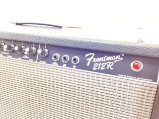 amplificador guitarra fender frontman 212r