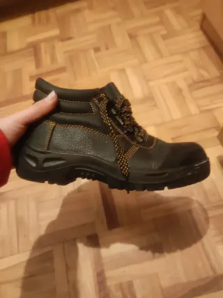 Bota de seguridad negra