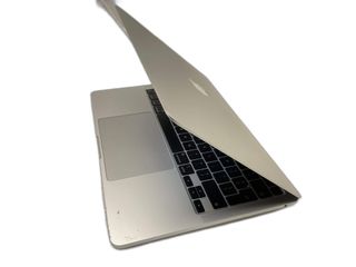 portatil apple apple macbook pro m2 8-core 3.4 13 (8gpu) (2022) (a2338)