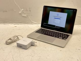 portatil apple apple macbook pro m2 8-core 3.4 13 (8gpu) (2022) (a2338)