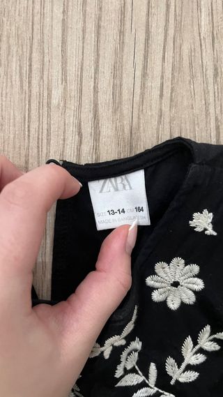 Blusa Zara Negra Bordada Flores