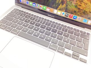 portatil apple apple macbook air m1 8-core 3.2/8 13 (2020) (a2337)