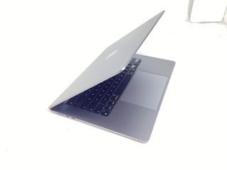portatil apple apple macbook air m3 8-core 4.0 15 (10gpu) (2024) (a3114)