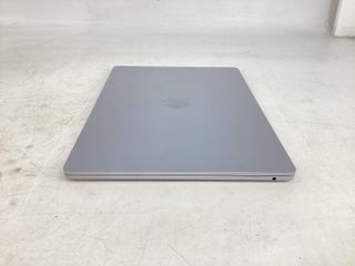 portatil apple apple macbook air m3 8-core 4.0 15 (10gpu) (2024) (a3114)