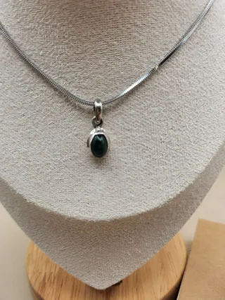 Conjunto Plata: Anillo y Colgante Esmeralda