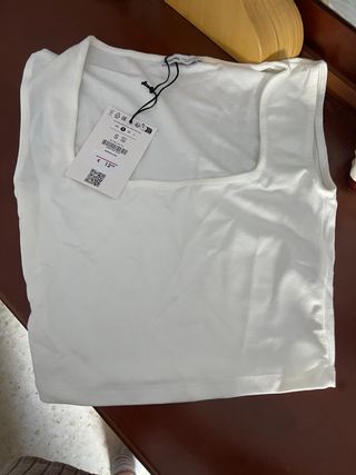 Top Bershka blanco