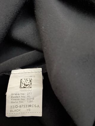 Camisa ZARA Negra con Broche Dorado Talla Única