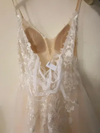 Vestido de Novia Beige y Blanco