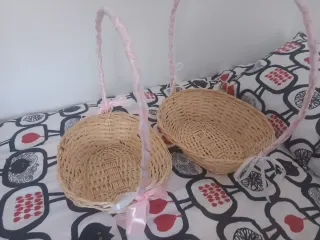 Cestas de mimbre con asas
