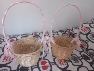 Cestas de mimbre con asas