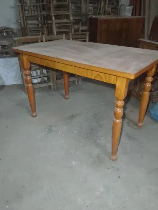 Mesa de comedor de madera fija 120x69