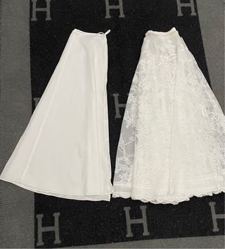 Falda larga de encaje blanco