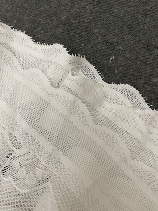 Falda larga de encaje blanco