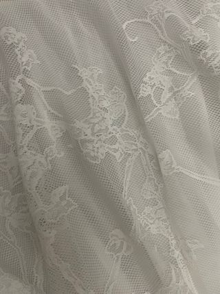 Falda larga de encaje blanco