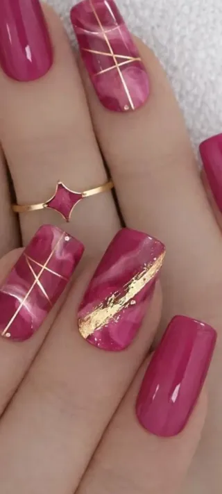 Uñas de gel + manicura rusa + decoración. 10 EU