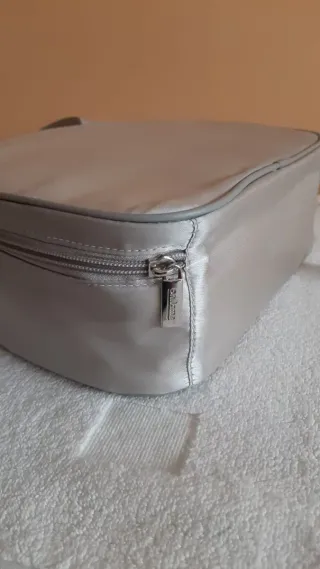 2 Neceser/Bolsa Maquillaje Beige/Plata