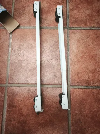 Raíles con ruedas para muebles