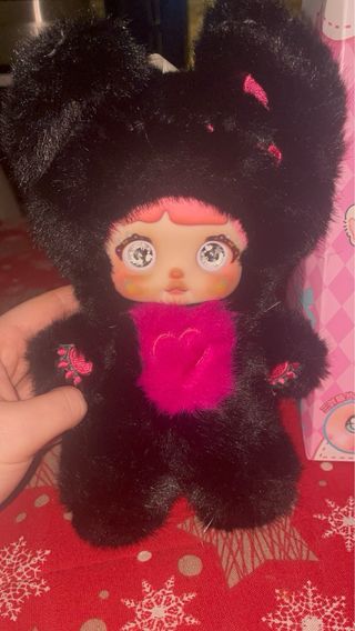 Nommi "Loveliness Never Ends" Plush Art Toy Black.