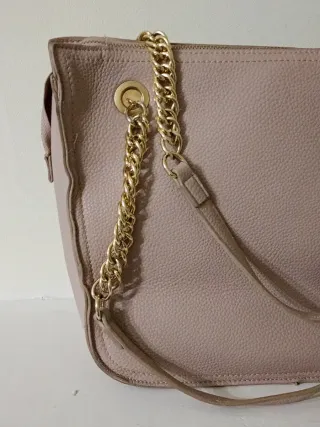 Borsa tote Conbipel cipria con catena oro