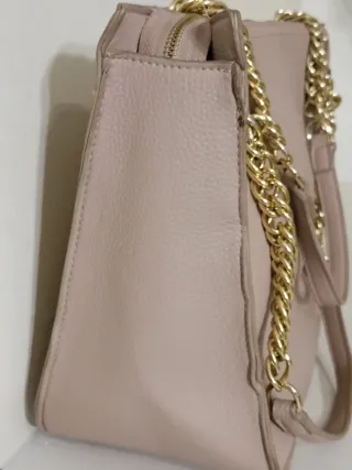 Borsa tote Conbipel cipria con catena oro