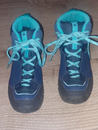 Botas montaña Quechua Talla 35