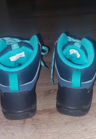 Botas montaña Quechua Talla 35